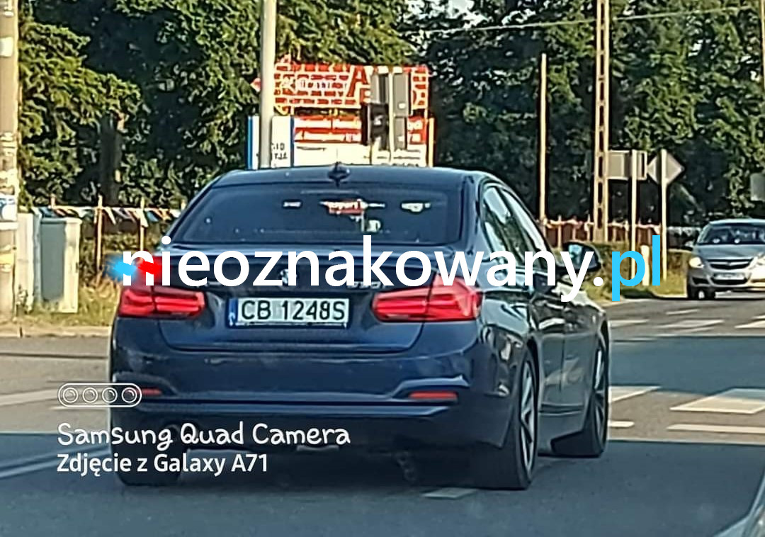Nieoznakowany radiowóz BMW 330i