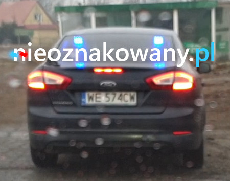 Nieoznakowany radiowóz Ford Mondeo
