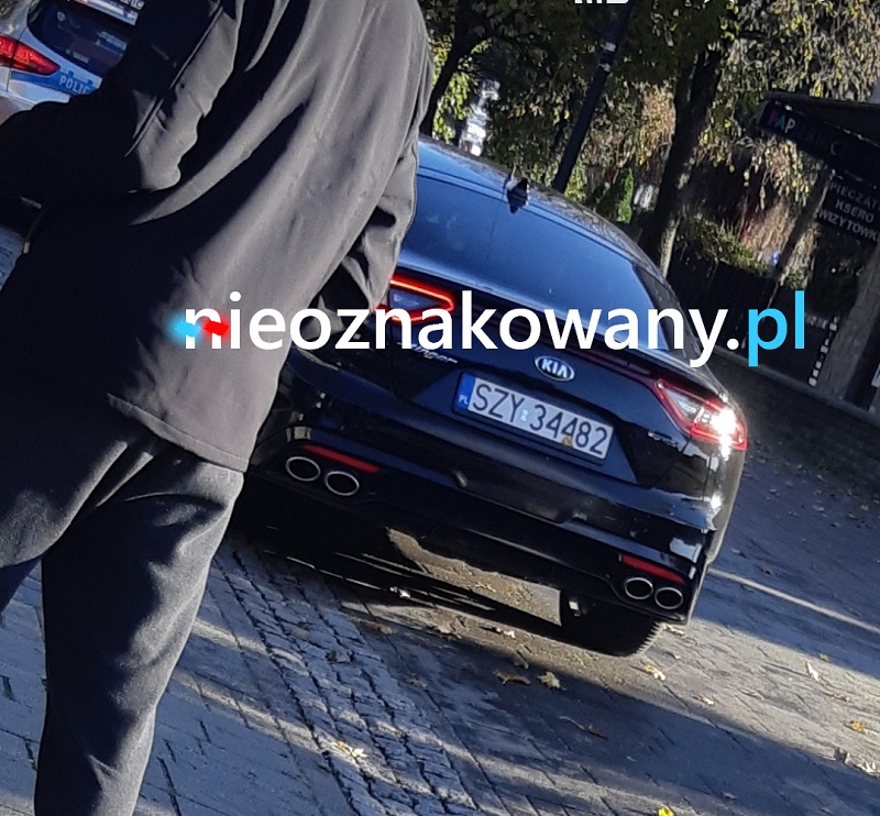 Nieoznakowany radiowóz KIA Stinger — Bielsko-Biała