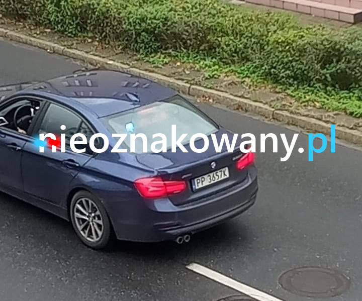 Nieoznakowany radiowóz BMW 330i — Piła