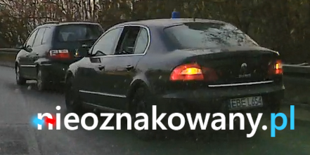 Nieoznakowany radiowóz Skoda Superb — Bełchatów