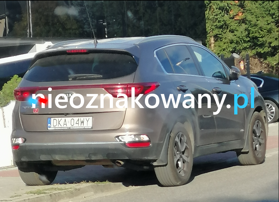 Nieoznakowany radiowóz Kia Sportage