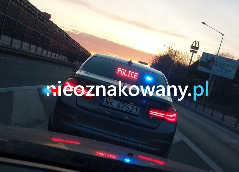 Nieoznakowany radiowóz bmw 3 lub 5