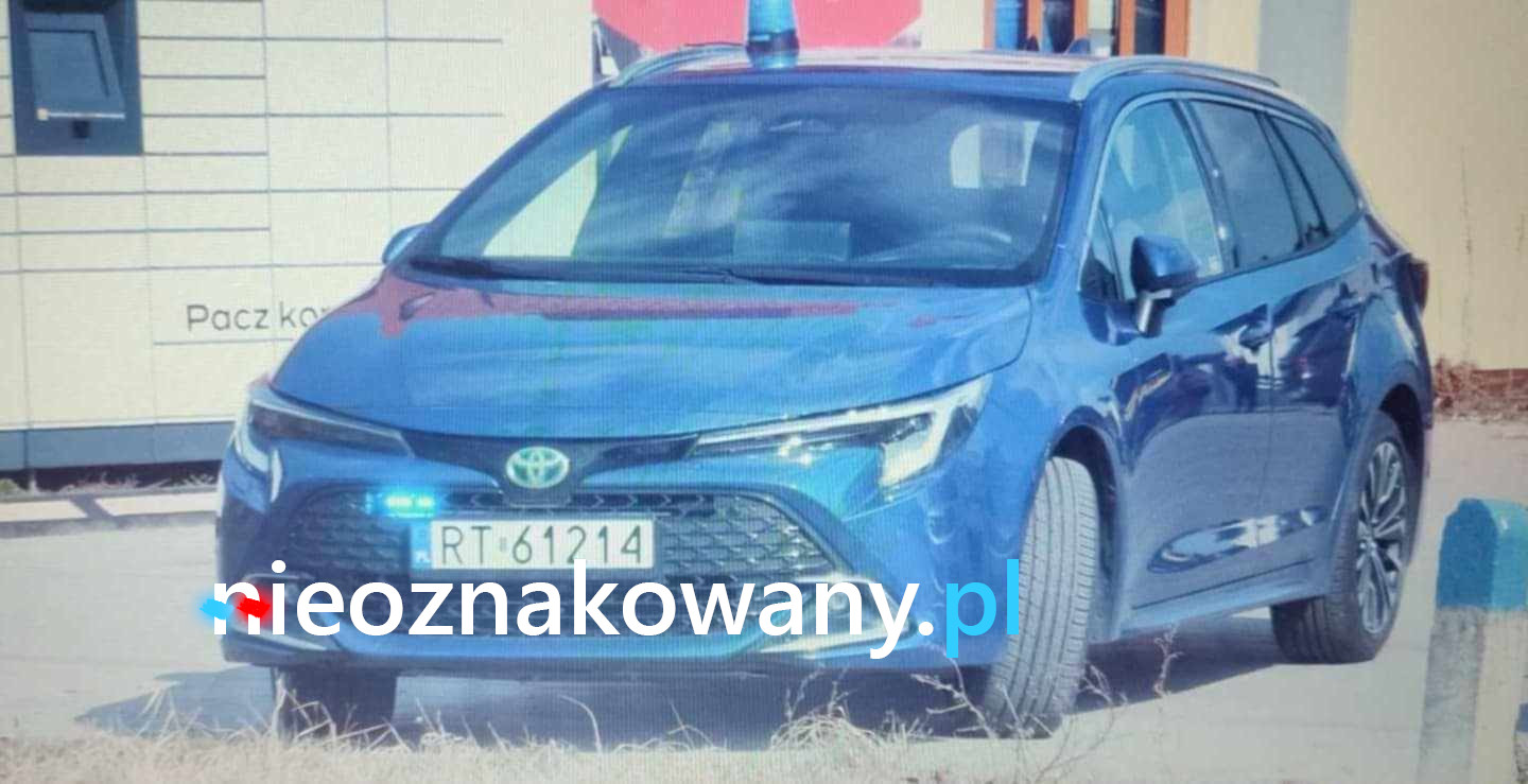 Nieoznakowany radiowóz Toyota Corolla Combi — Tarnobrzeg