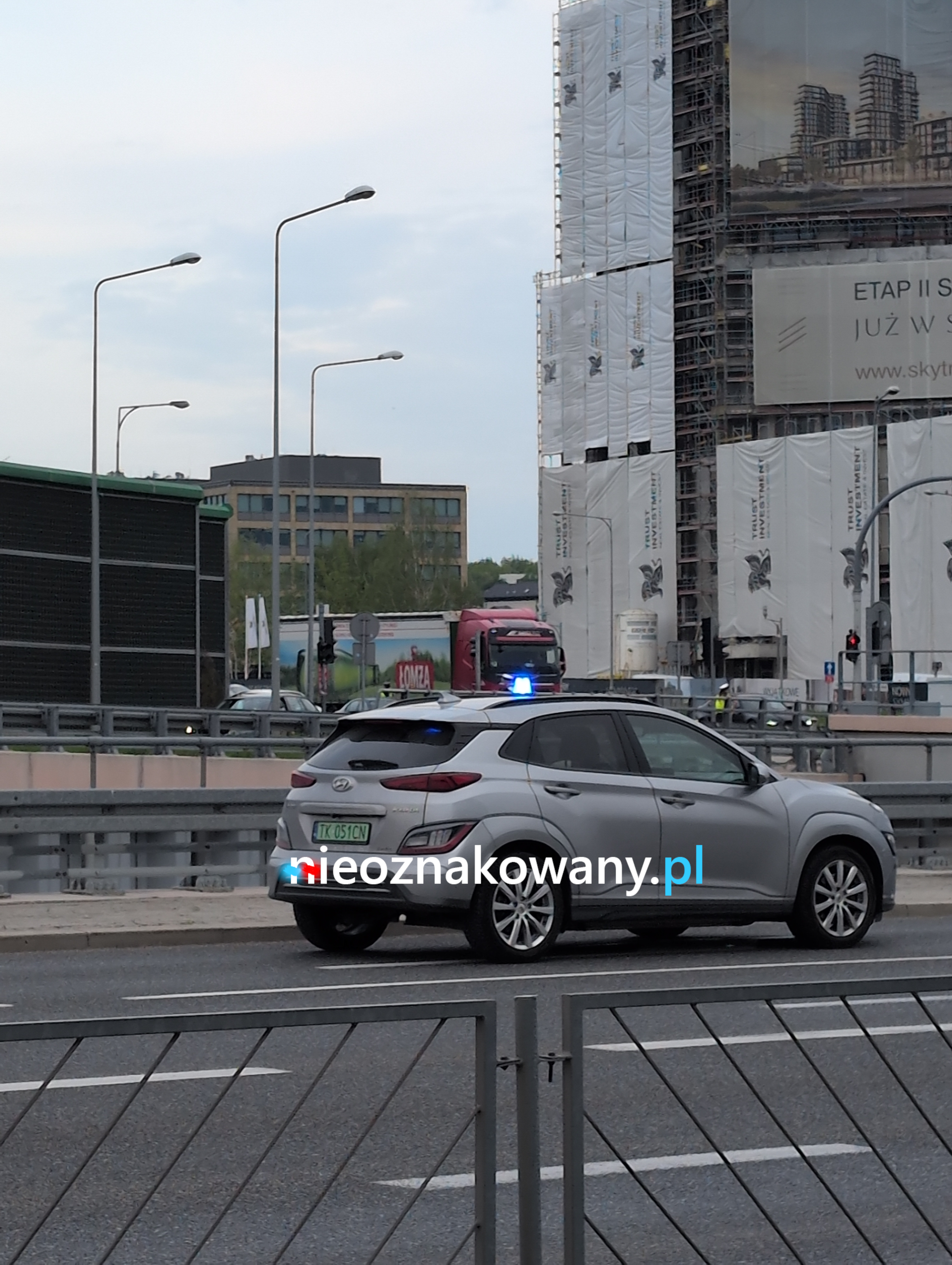Nieoznakowany radiowóz Hyundai Kona — Kielce