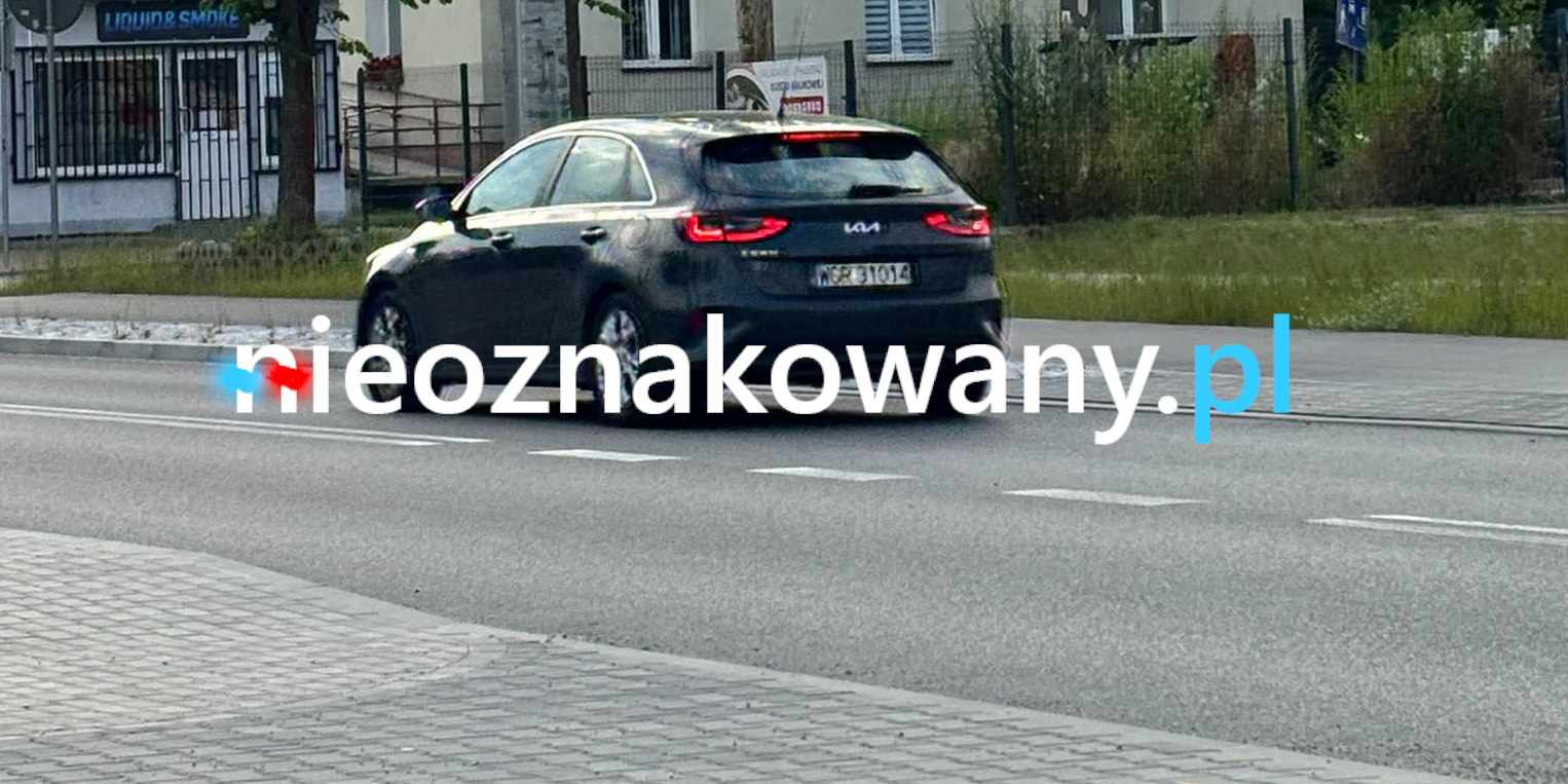 Nieoznakowany radiowóz Kia  Cee'd — Grójec