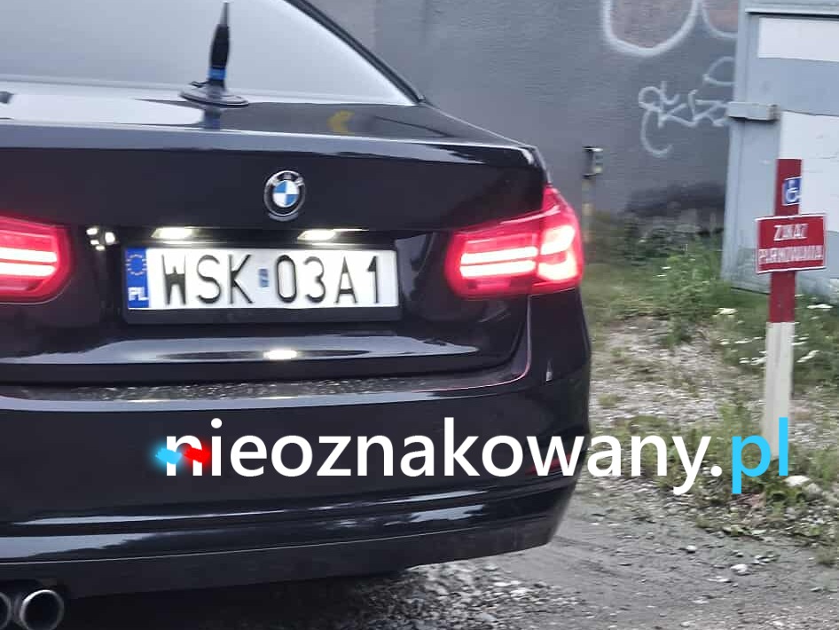 Nieoznakowany radiowóz BMW F30