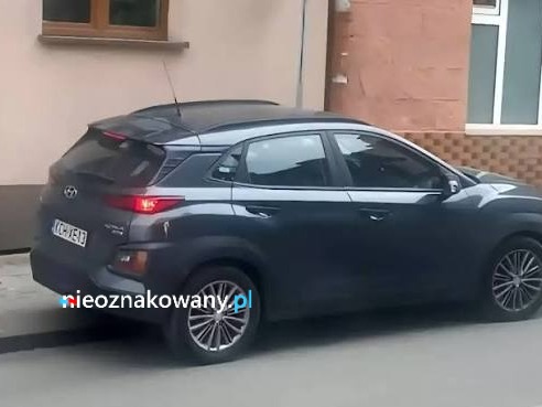 Nieoznakowany radiowóz Hyundai Kona