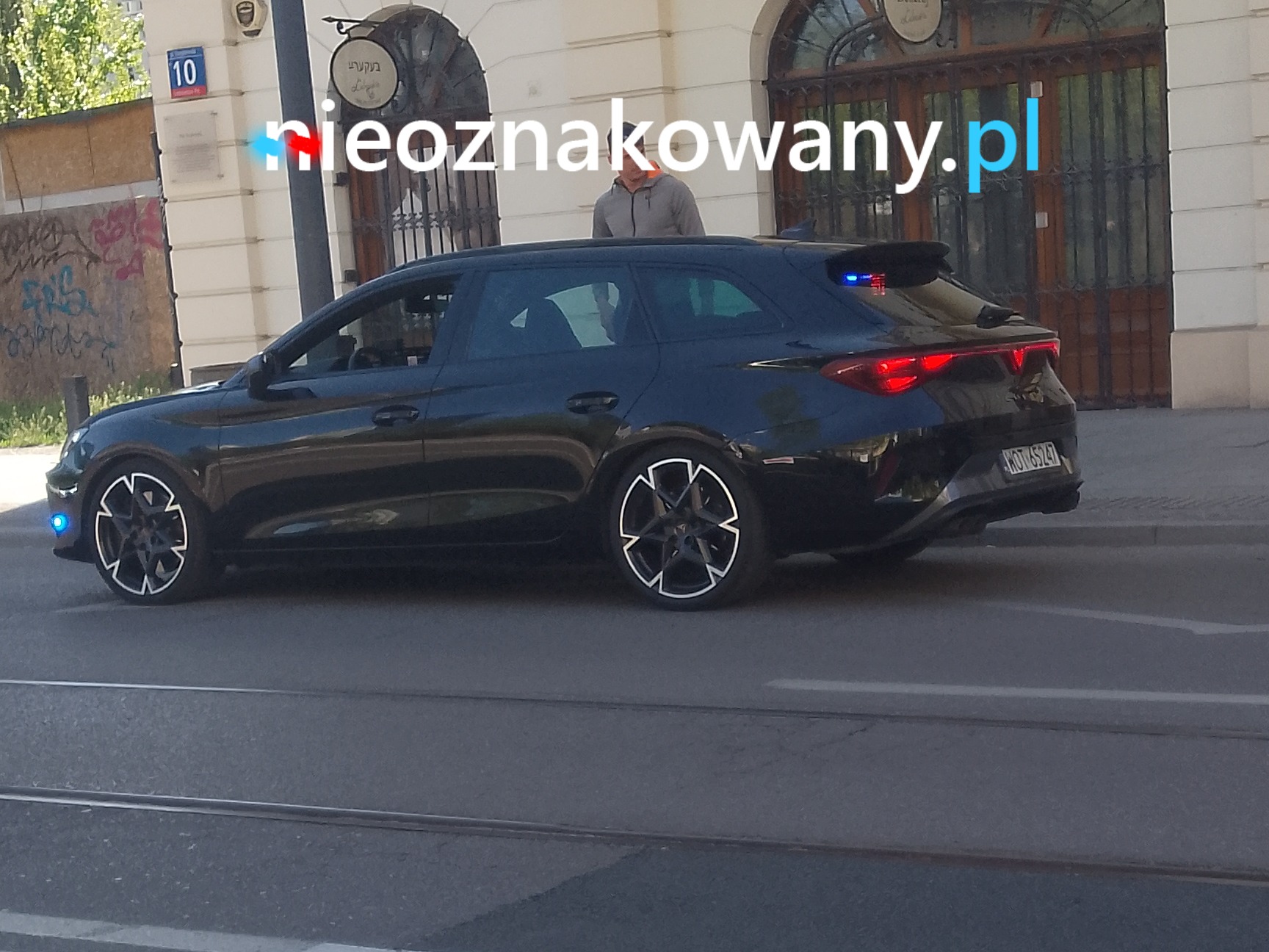 Nieoznakowany radiowóz Cupra Cupra