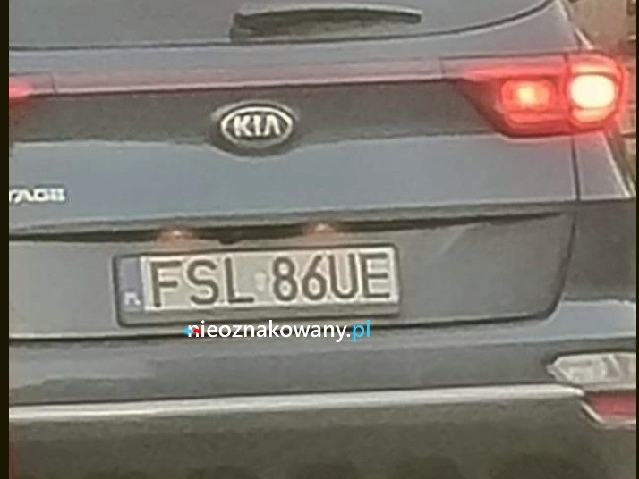 Nieoznakowany radiowóz KIA Sportage