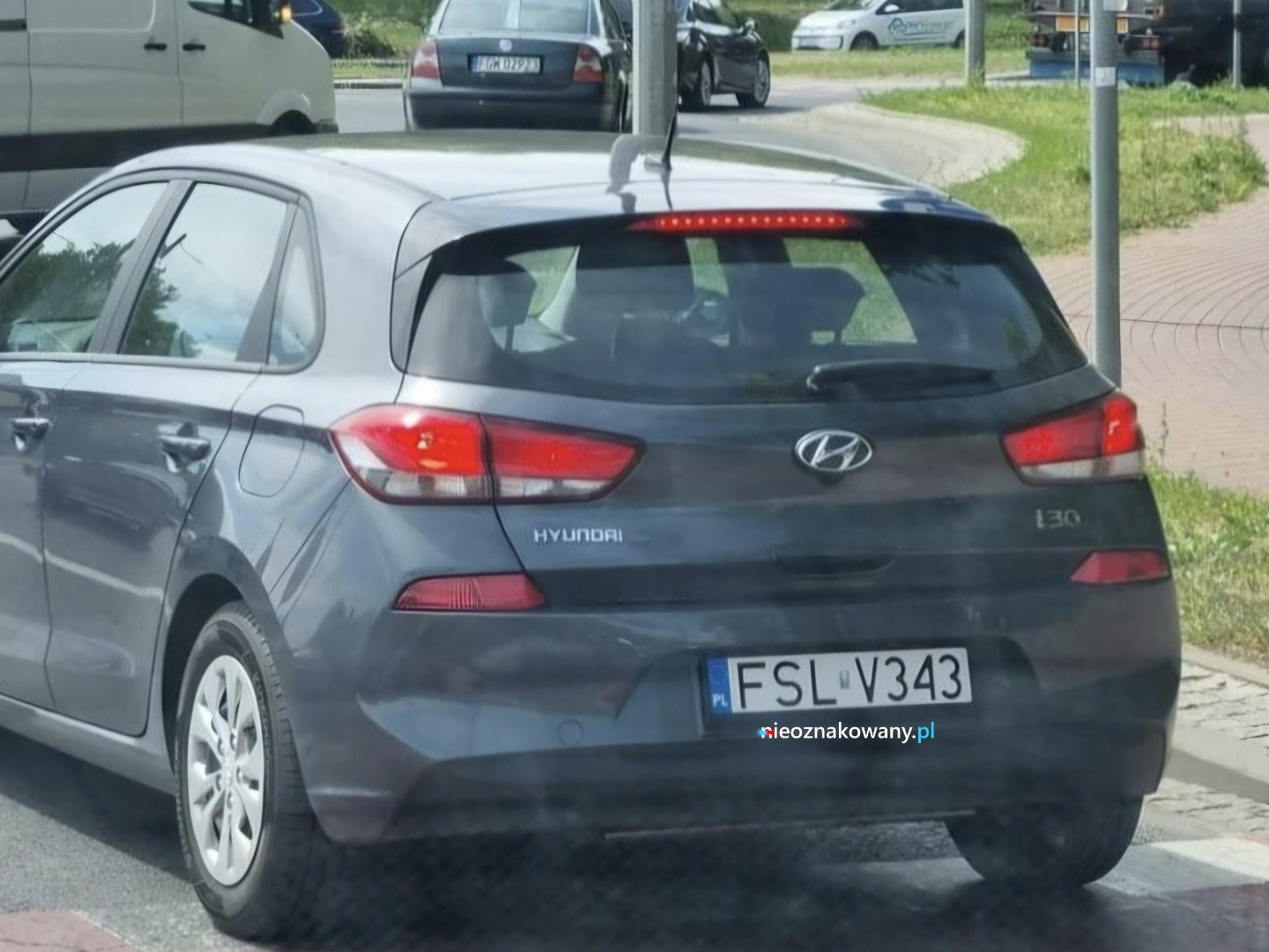 Nieoznakowany radiowóz Hyundai i30