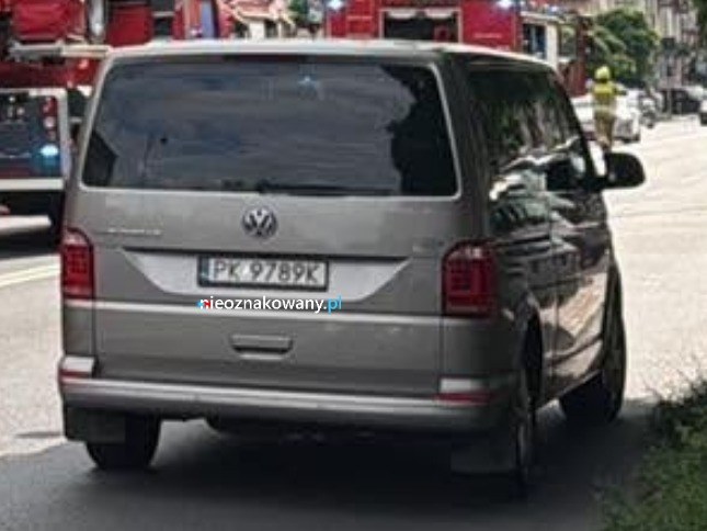 Nieoznakowany radiowóz Volkswagen Transporter