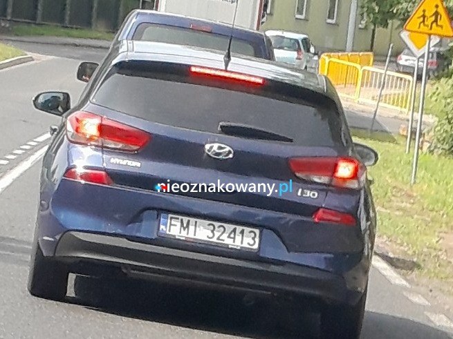 Nieoznakowany radiowóz Hyundai i30
