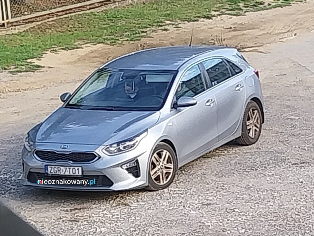 Nieoznakowany radiowóz Ceed Kia