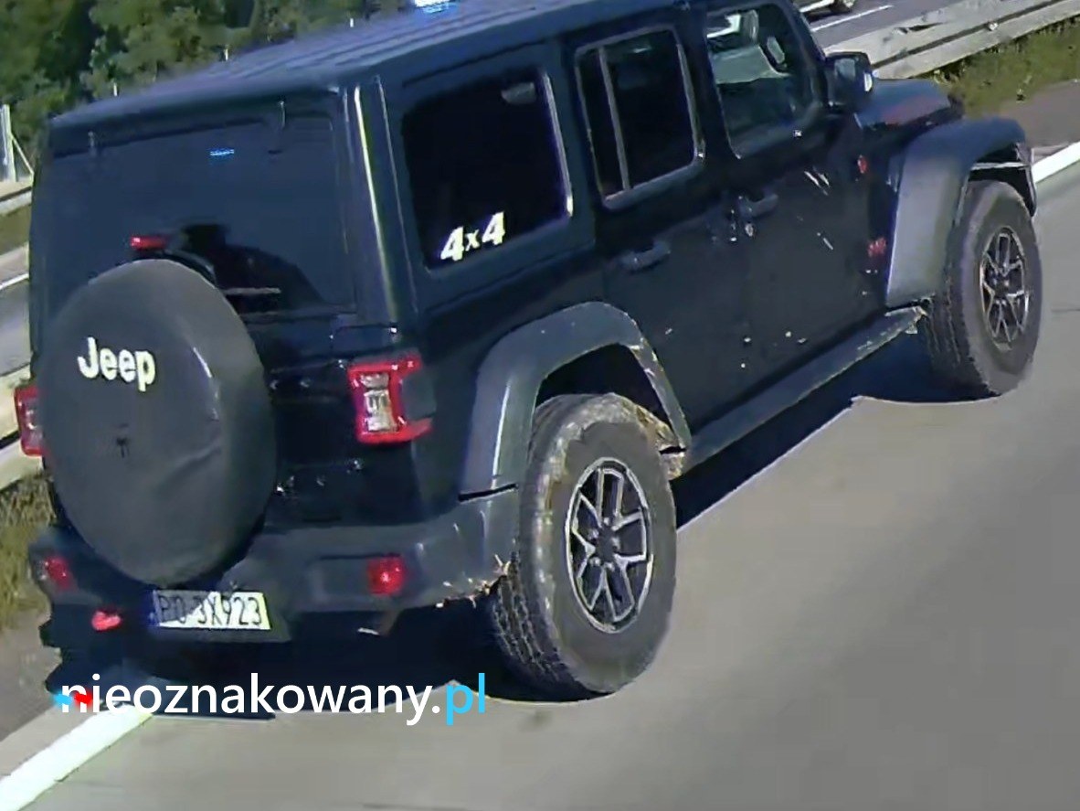 Nieoznakowany radiowóz Jeep Rubicon