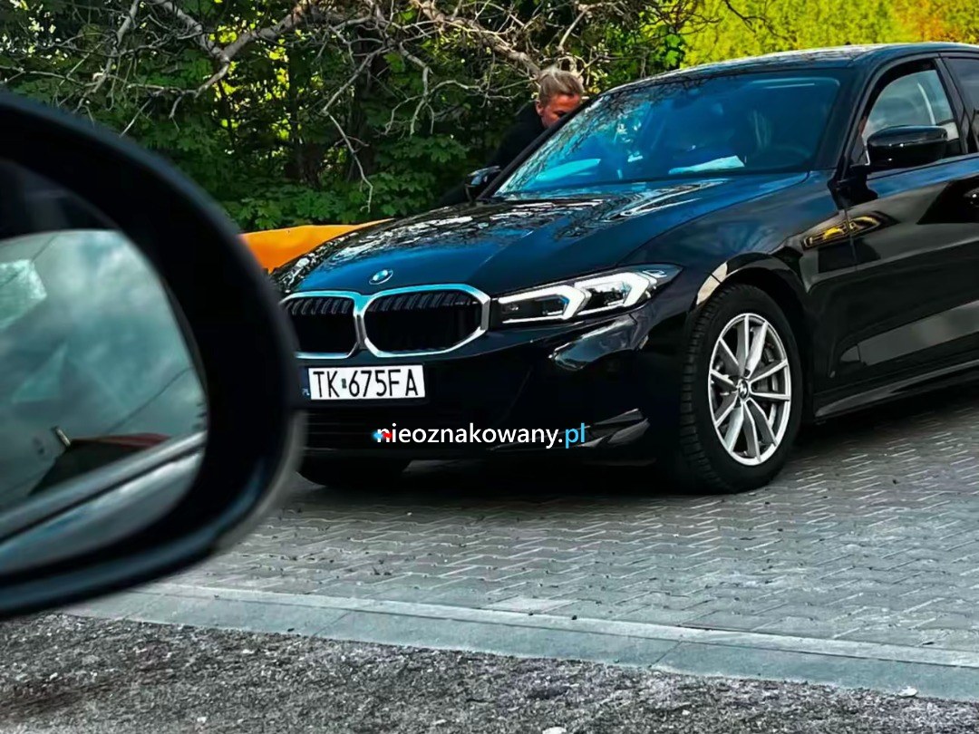 Nieoznakowany radiowóz TK675FA — BMW 330i